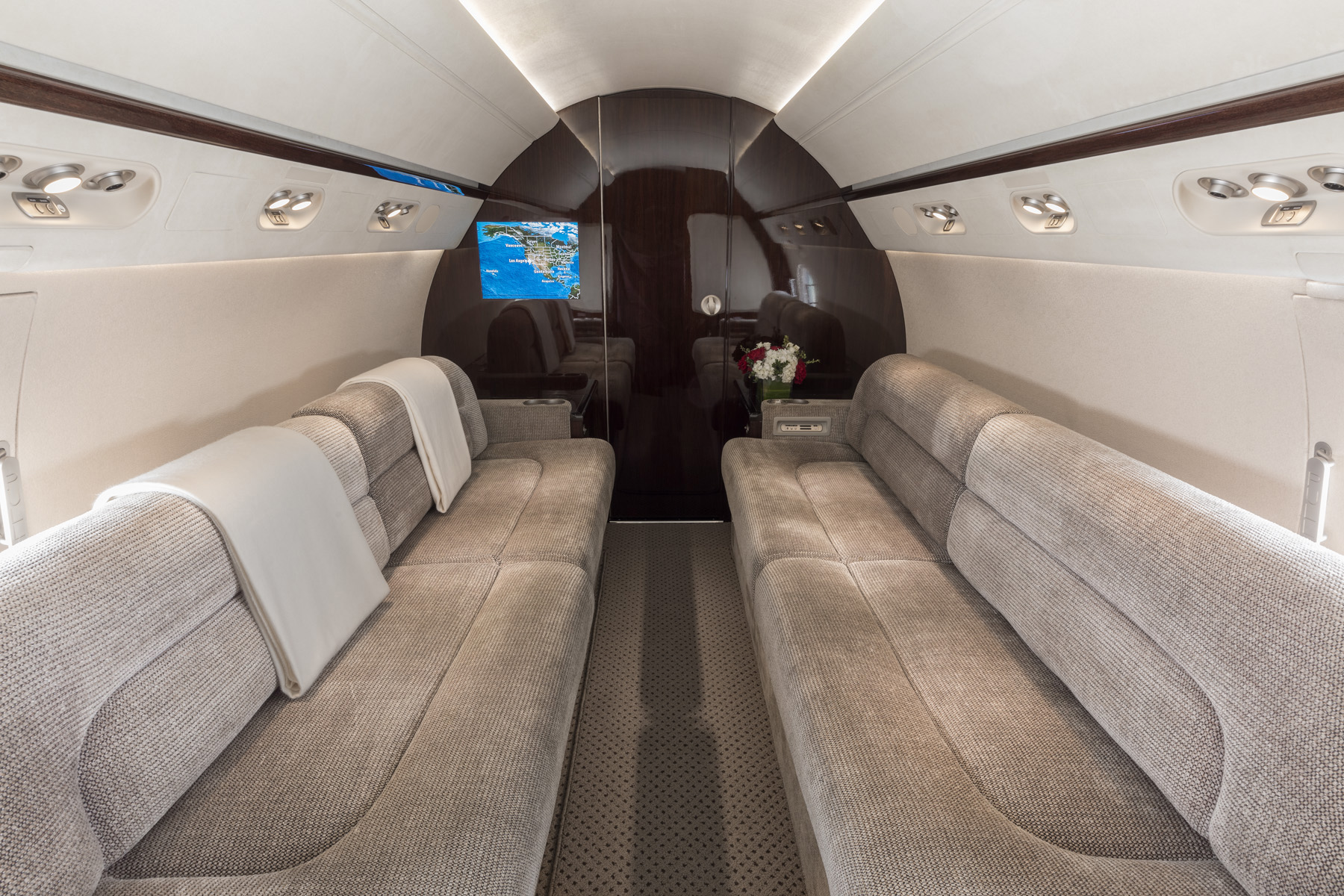 Gulfstream G450 - N24JR | Clay Lacy Aviation